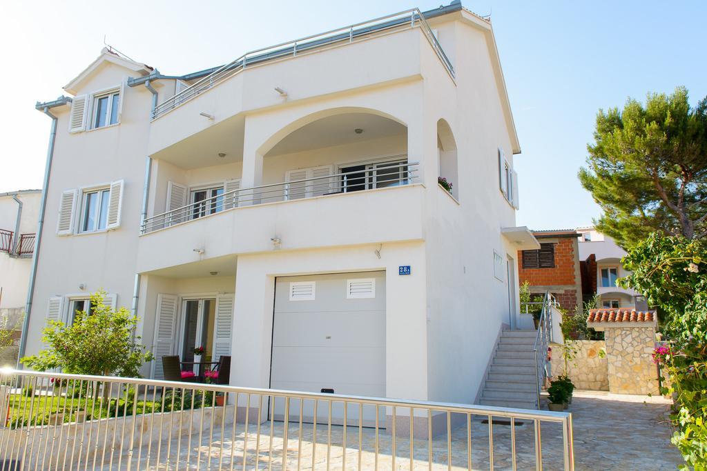 Apartments Topli Bok Trogir Exterior photo