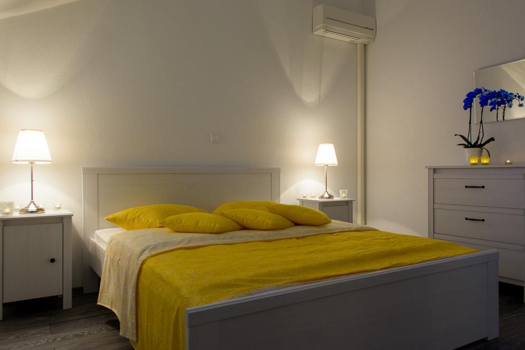 Apartments Topli Bok Trogir Exterior photo