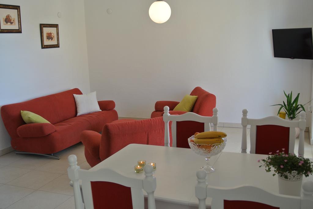 Apartments Topli Bok Trogir Exterior photo